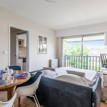 Fellas - Welkeys Apartman